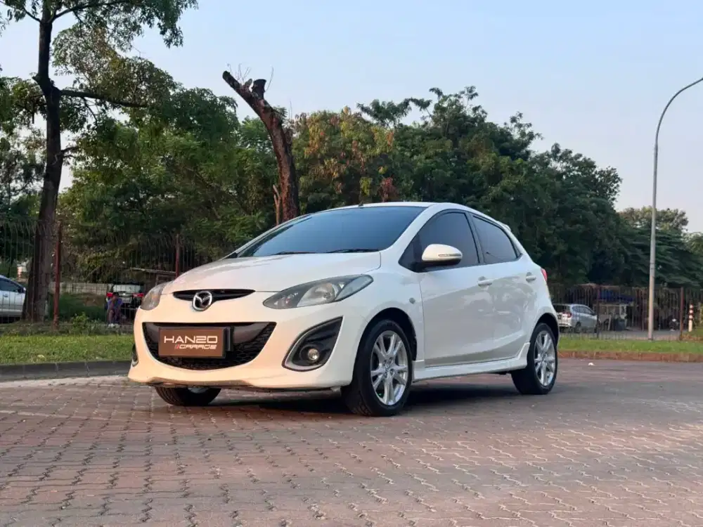 [JUAL CEPAT] Mazda 2 R AT 2012 Matic Putih White Bagus Murah