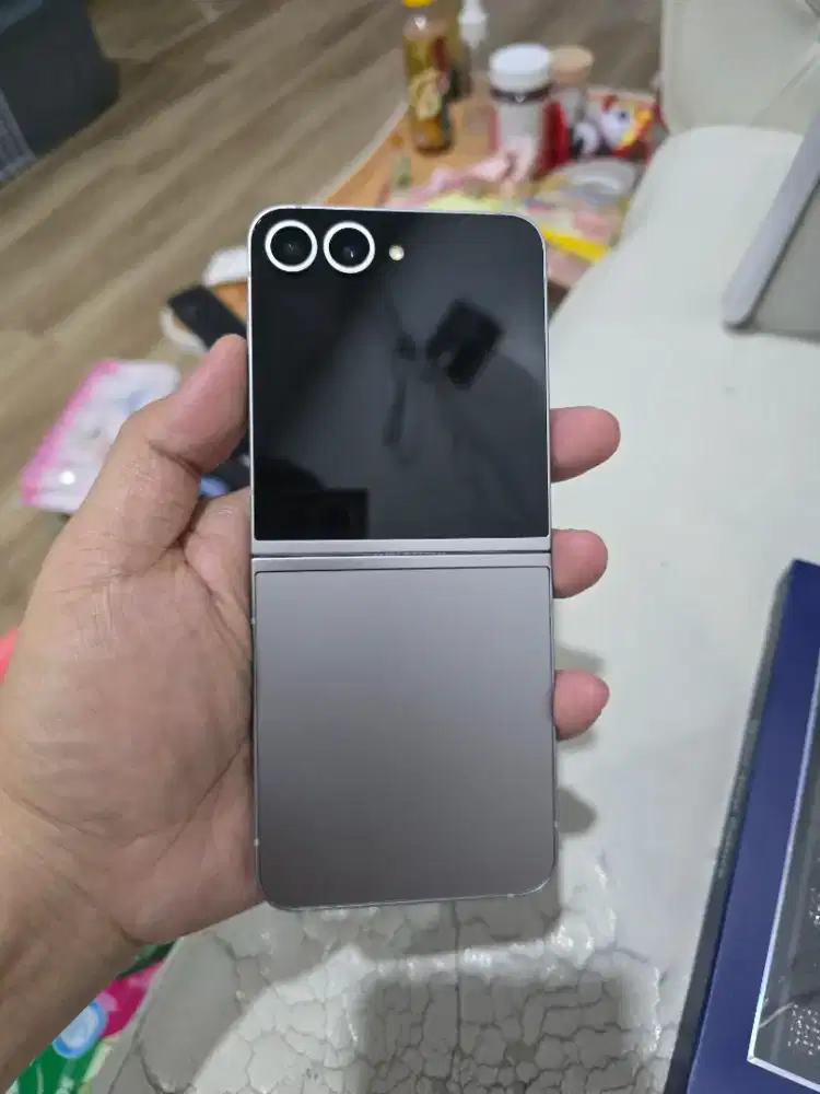Samsung zflip 6 12/256 - tompel+garis+fliker hijau(masi layak pakai)