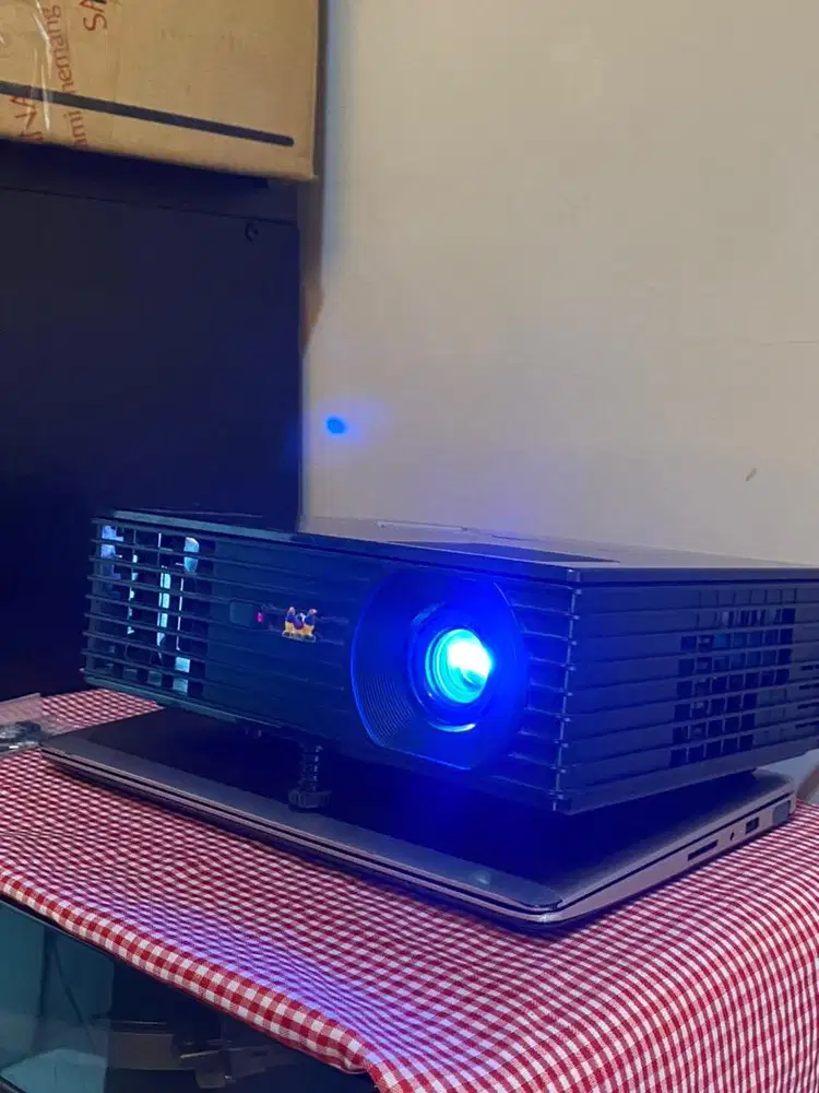 Projektor infocus ViewSonic kondisi baik infokus proyektor siap nobar