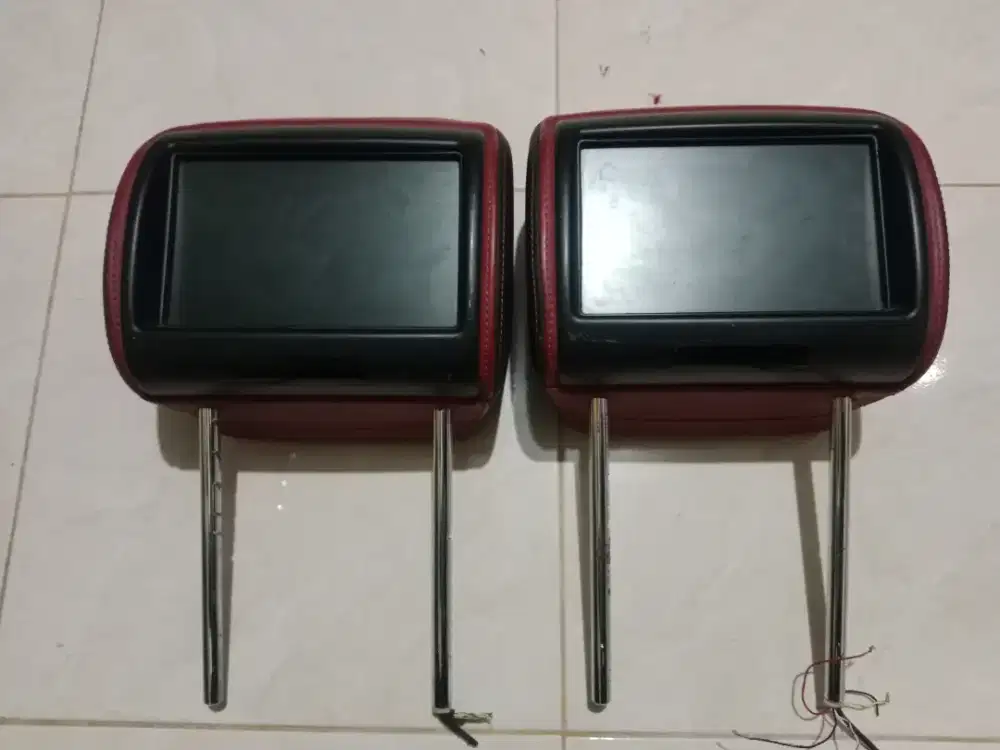 Tv mobil untuk bagian kepala jok mobil
