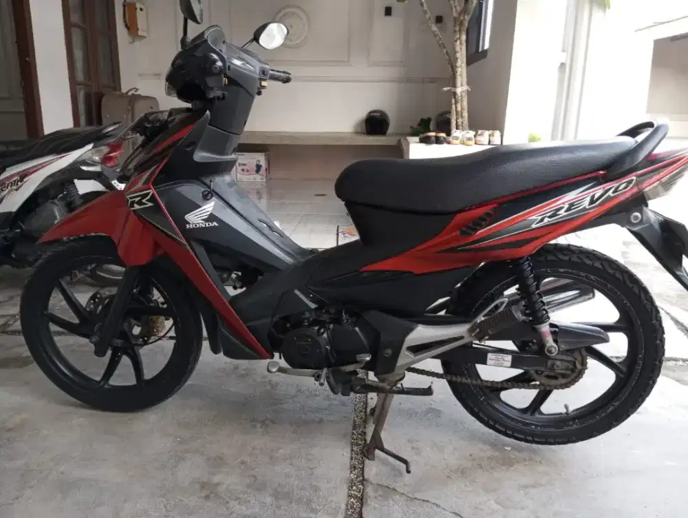 Motor revo tahun 2008