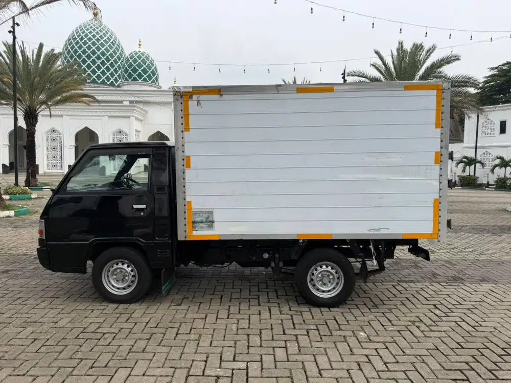 MITSUBISHI L300 BOX 2016