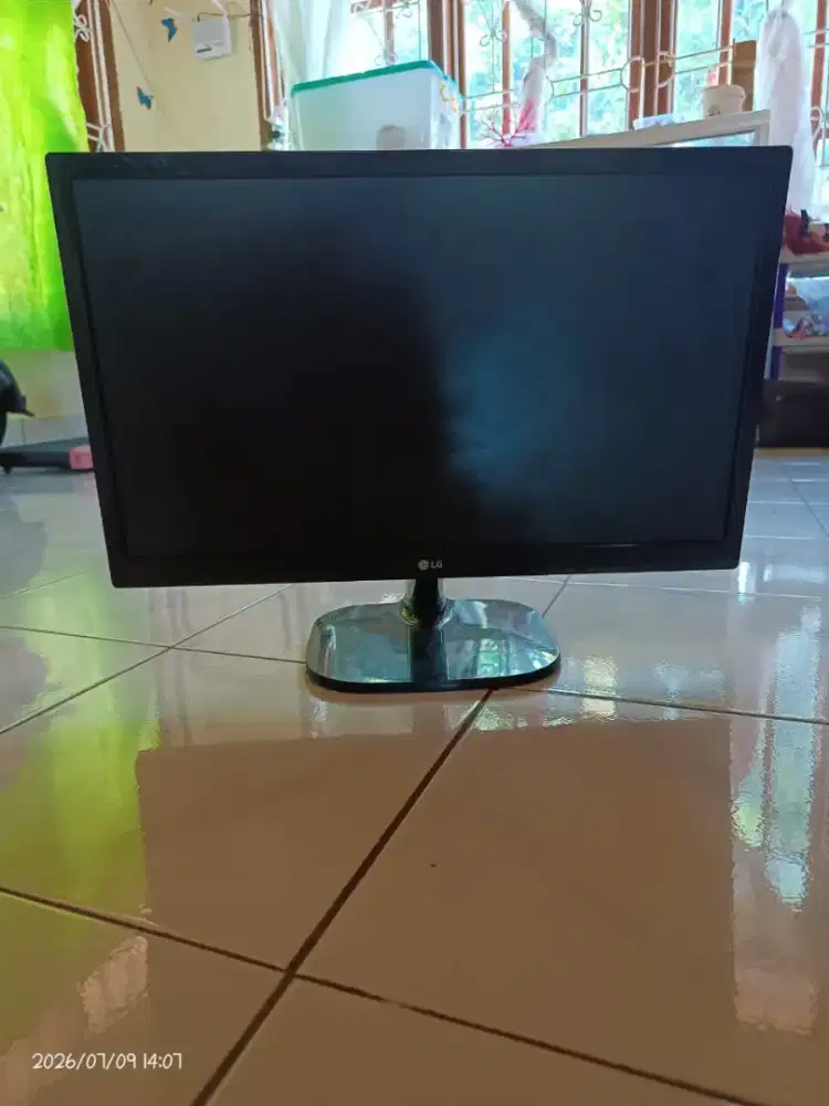 MONITOT LG 19 INCI MINUS TERSIMPAN LAMA