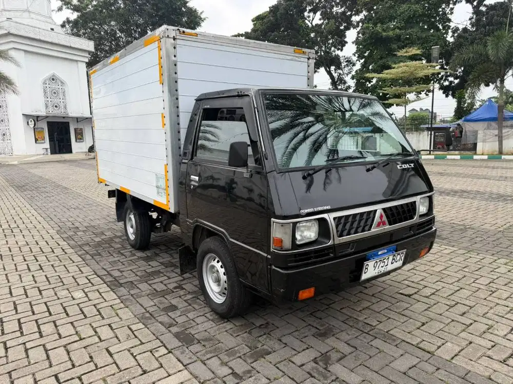 MITSUBISHI L300 BOX 2016