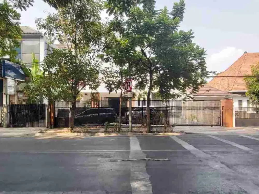 Dijual Rumah di Nol Jalan Raya Diponegoro Surabaya Pusat