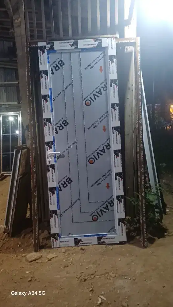 Jual kusen pintu satu dan pintu dua dari bahan aluminium dan kayu