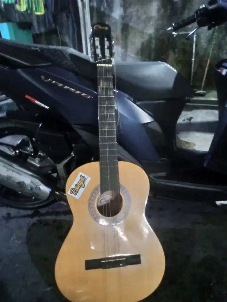 Jual cepet gitar merk clarity