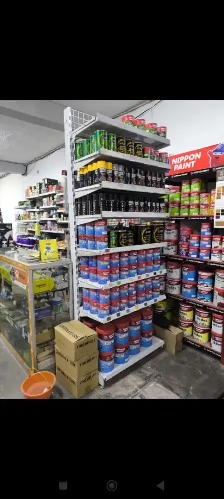 Rak minimarket bikin toko makin rapi.