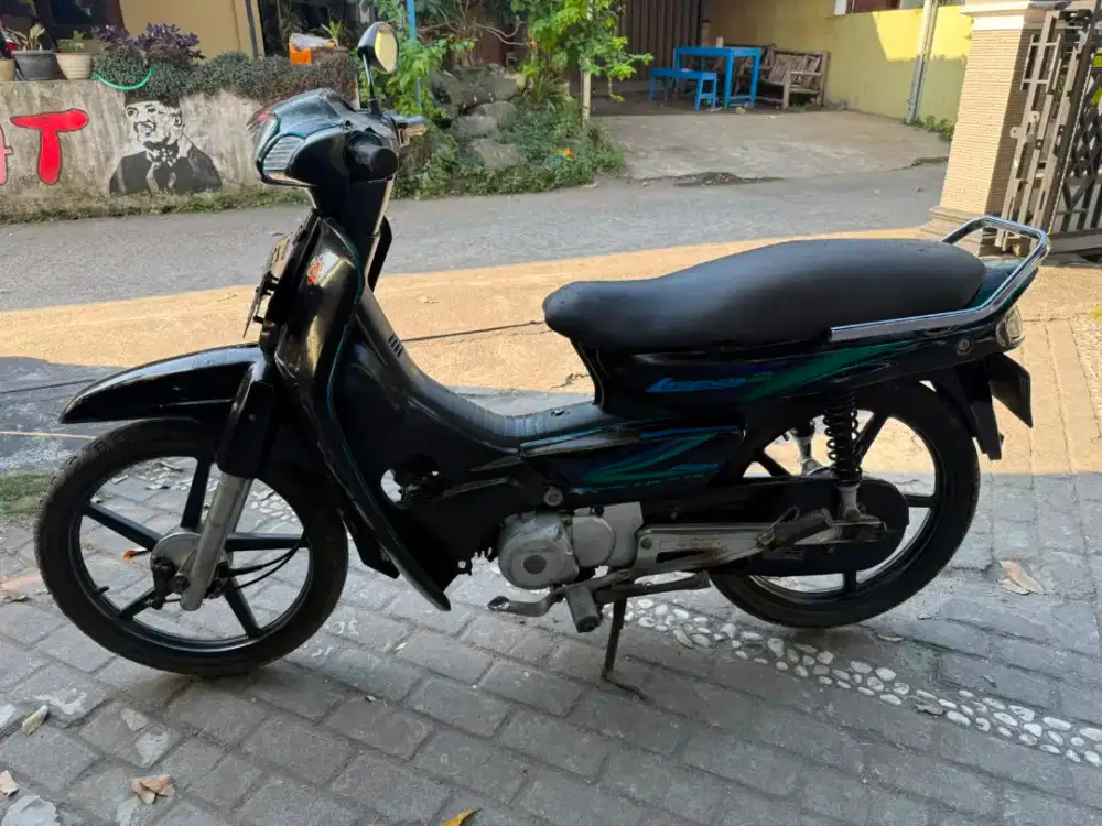Astrea grand Legenda 2 thn 2004 plat D bandung