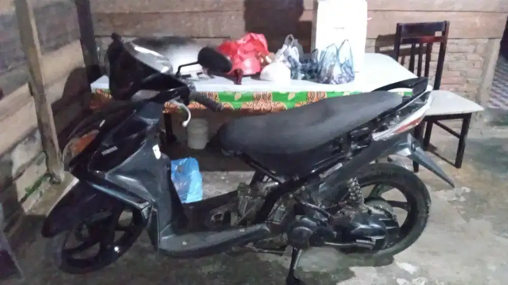 Dijual santai yamaha xeon  2010 surat lengkap mesin sehat