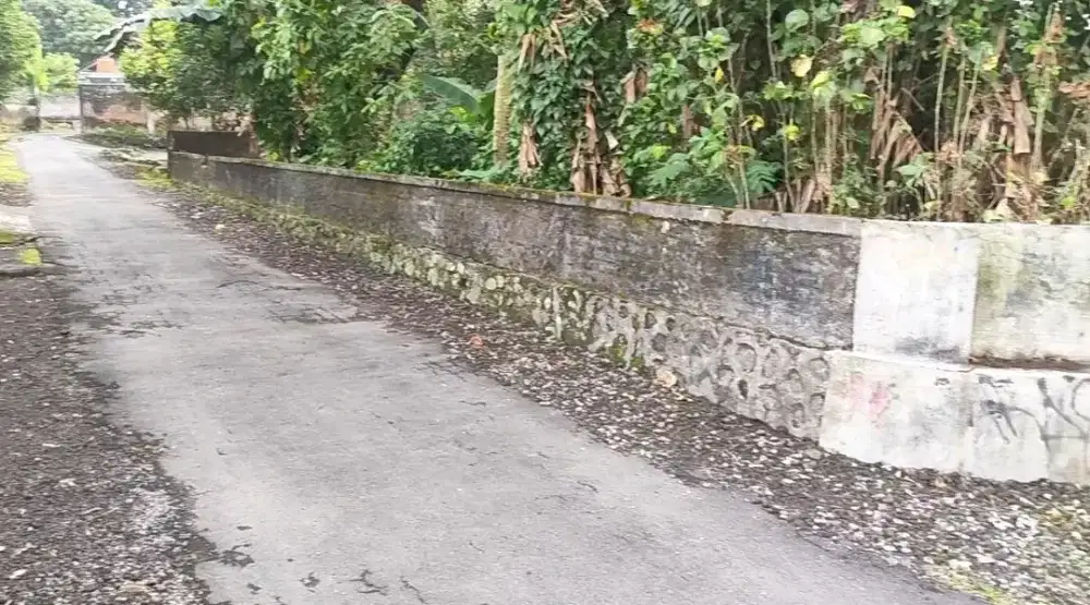 Tanah luas 104m2 dekat pawon mbah gito jl kaliurang km 11