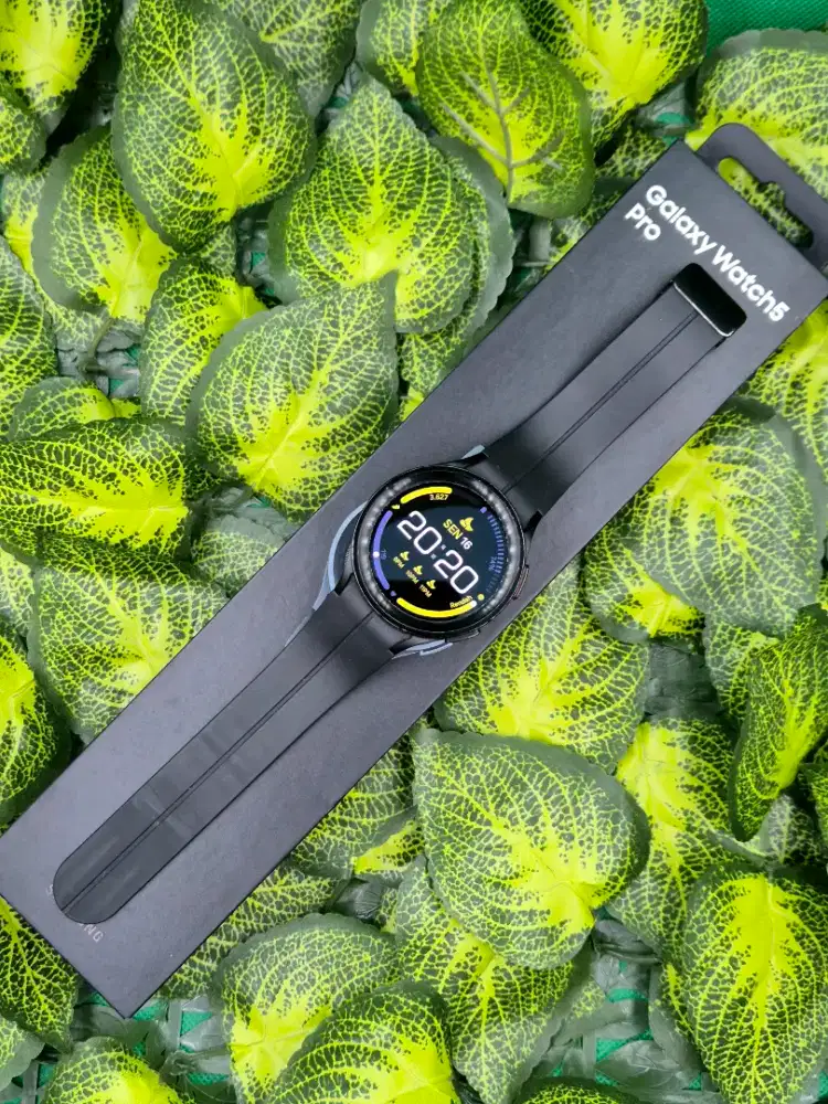 Samsung W5 Pro 45mm Hitam Baik Komplit