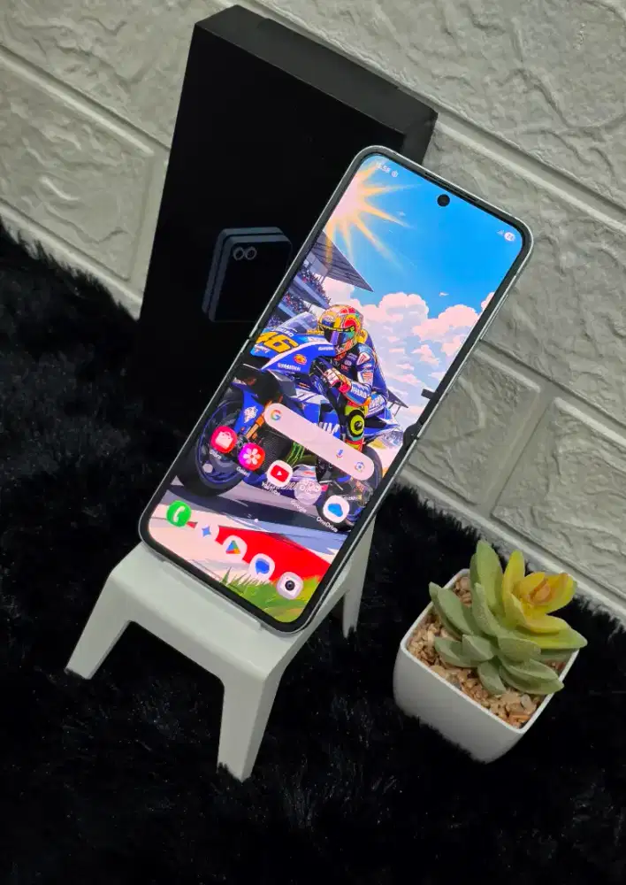 Galaxy Z Flip6 256GB Biru Seadanya
