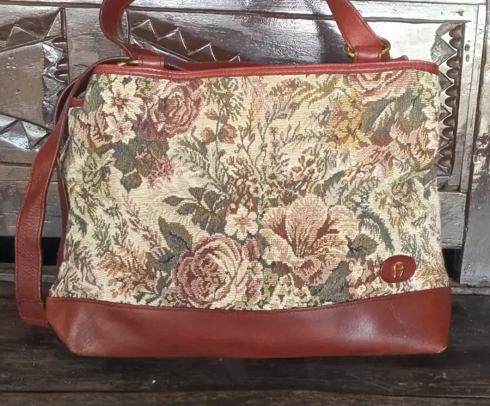 Etienne Aigner authentic