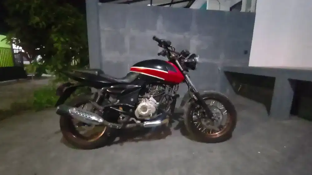 Bajaj Pulsar UG4 180 (mesin 220)