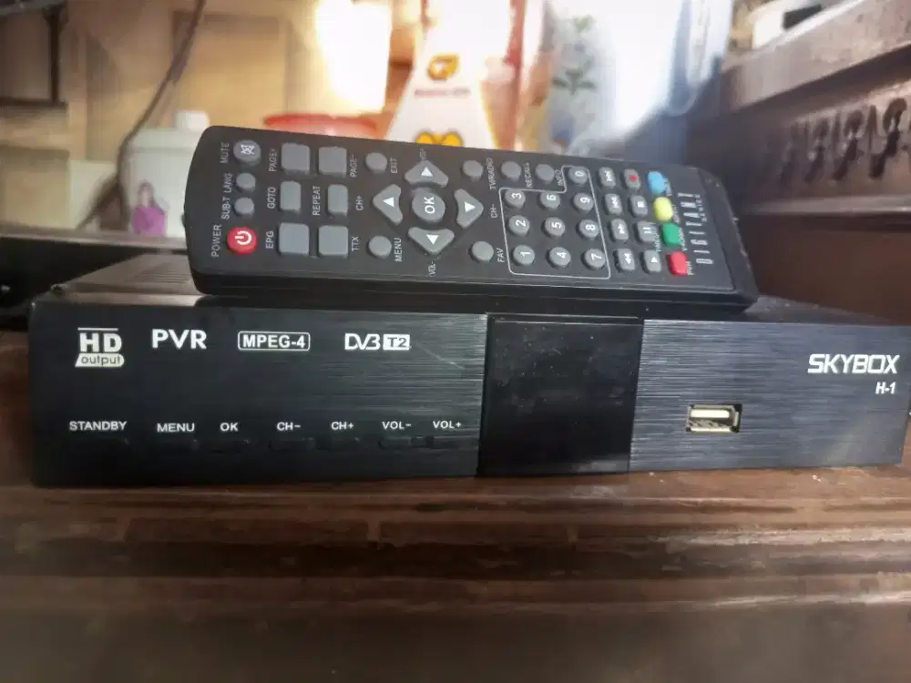 Stb gak tau kenapa cuman lampu power aja yg nyala