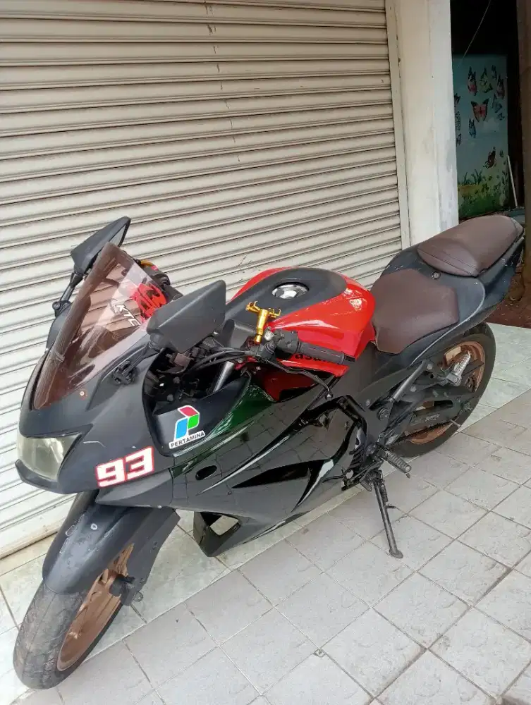 Jual ninja 250 ss lengkap pajak op 2x plat on