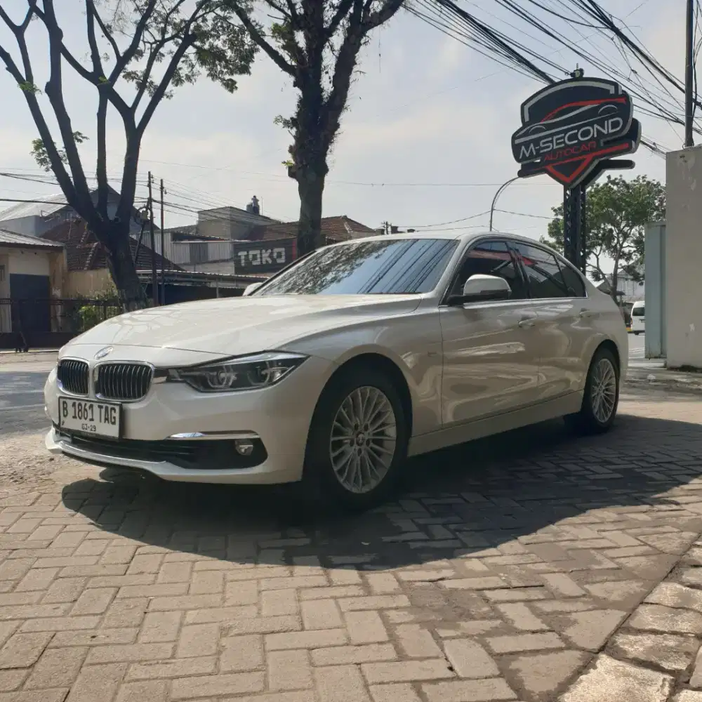 BMW 320i F30 2.0 TwinTurbo A/T 2018 White on Black KM 34k #f30 #bmwf30