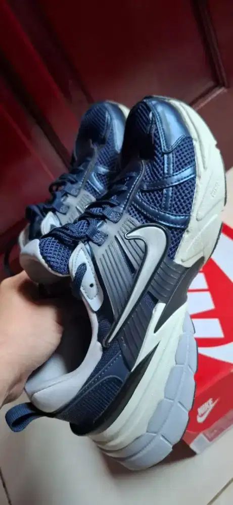 Nike V2K Run uk 42.5 /27 Cm Ori