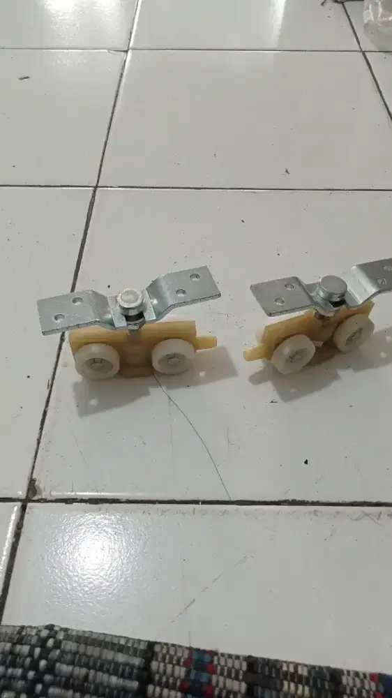 Roda rell pintu sliding baru