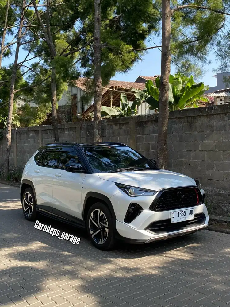 YARIS CROSS S GR HYBRID KM 12RB