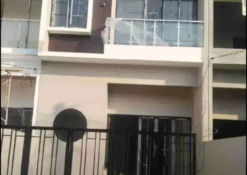 RUMAH BARU DI PERUMNAS 1 KRANJI