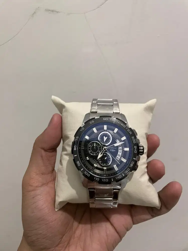 Jam tangan pria