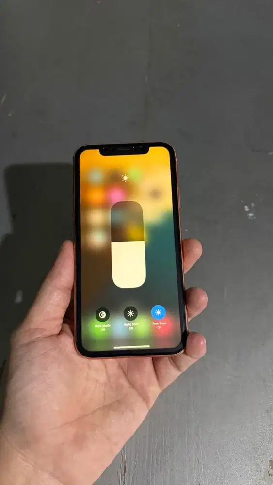 Iphone Xr Coral 128GB Terdaftar Hp charger