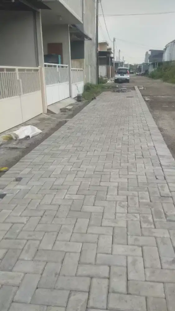 Jasa maupun plus bahan siap kerjakan pemasangan paving
