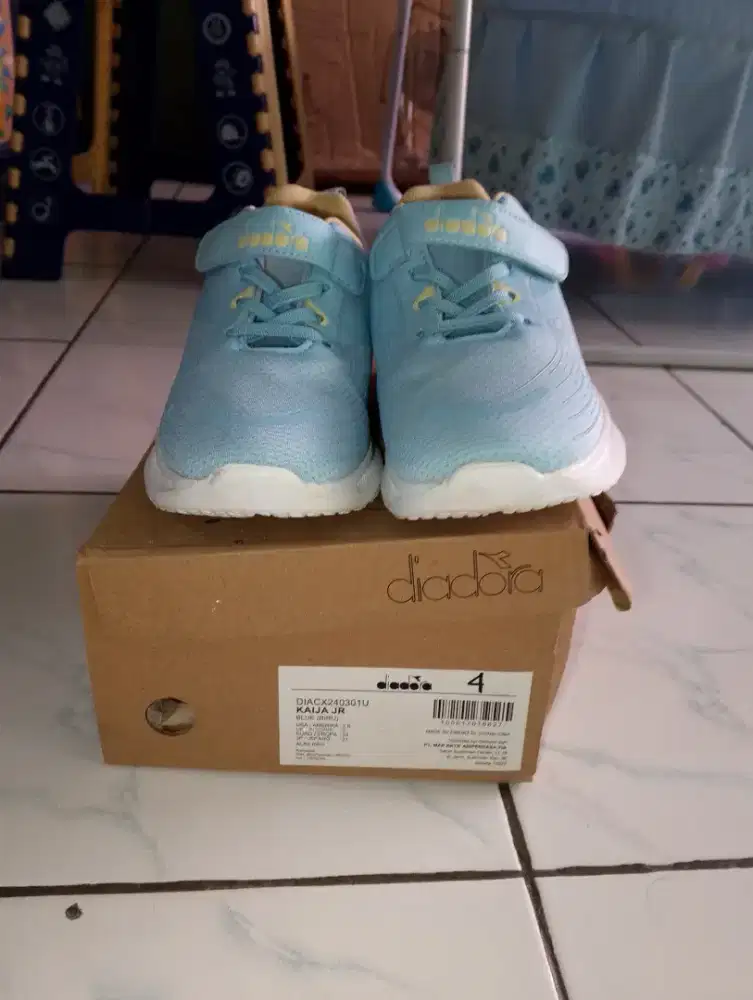 Jual sepatu diadora kaija shoes blue