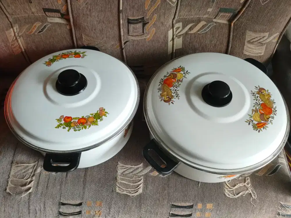 Panci enamel kuno
