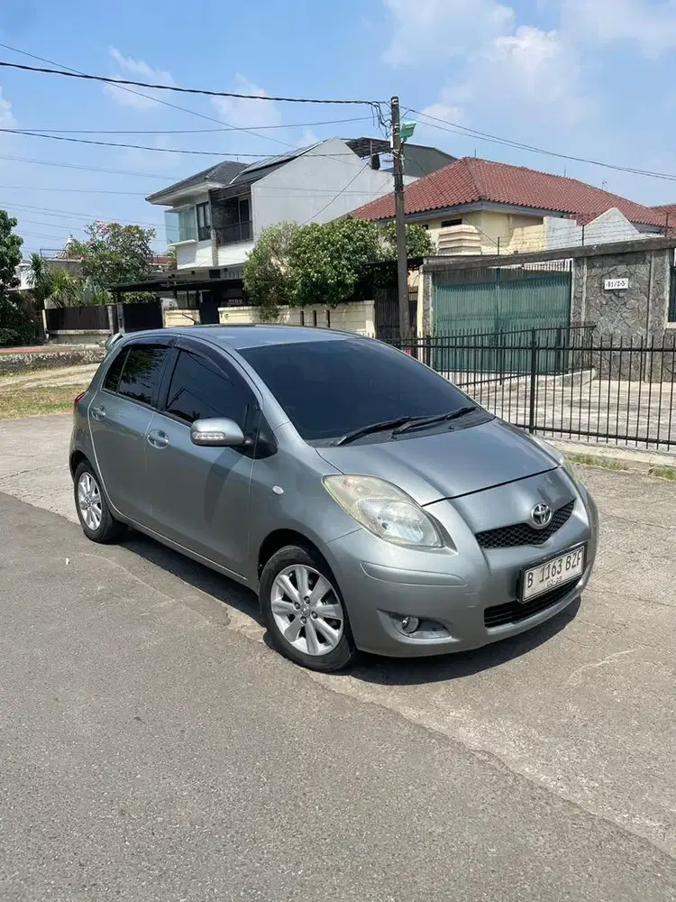 Toyota Yaris E 2012