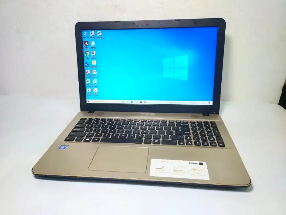 B884 Asus X541N cpu n3350 Ram 4GB hdd 500GB(100/75) layar besar