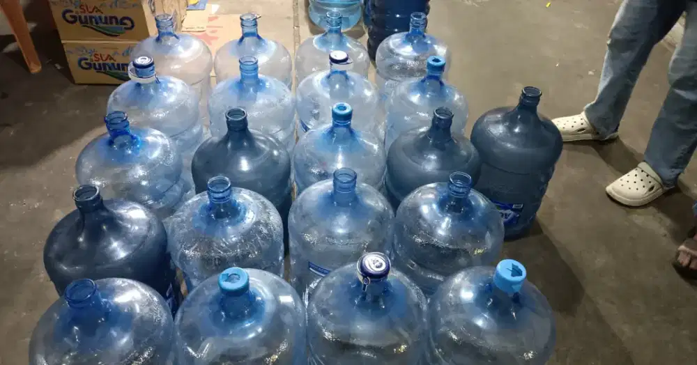 Galon aqua kosong
