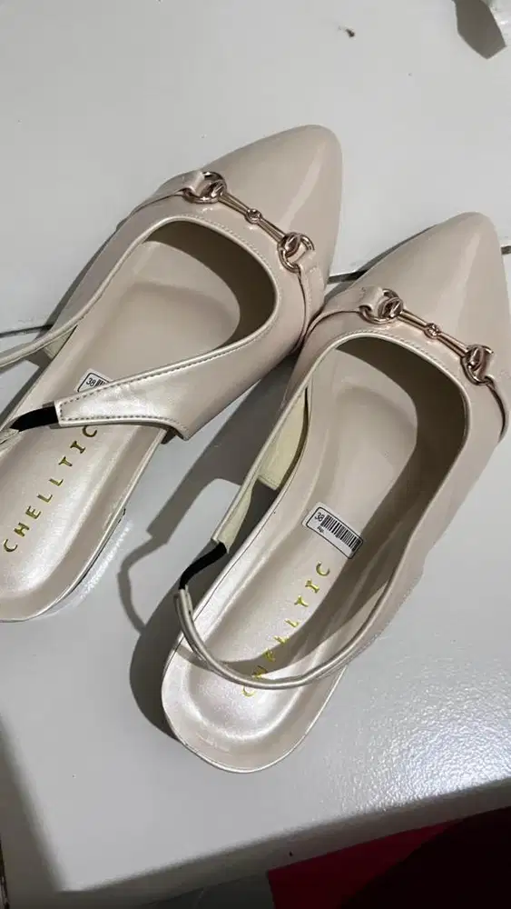 sendal cream new