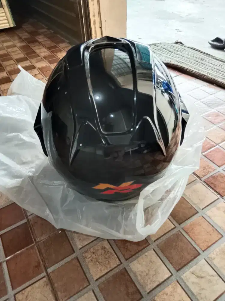 Di jual helm Suzuki blum dipakai