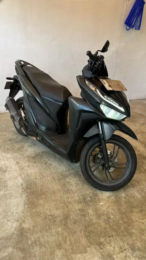 Vario 150 hitam