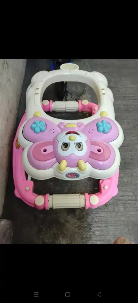 BABY WALKER SECOND