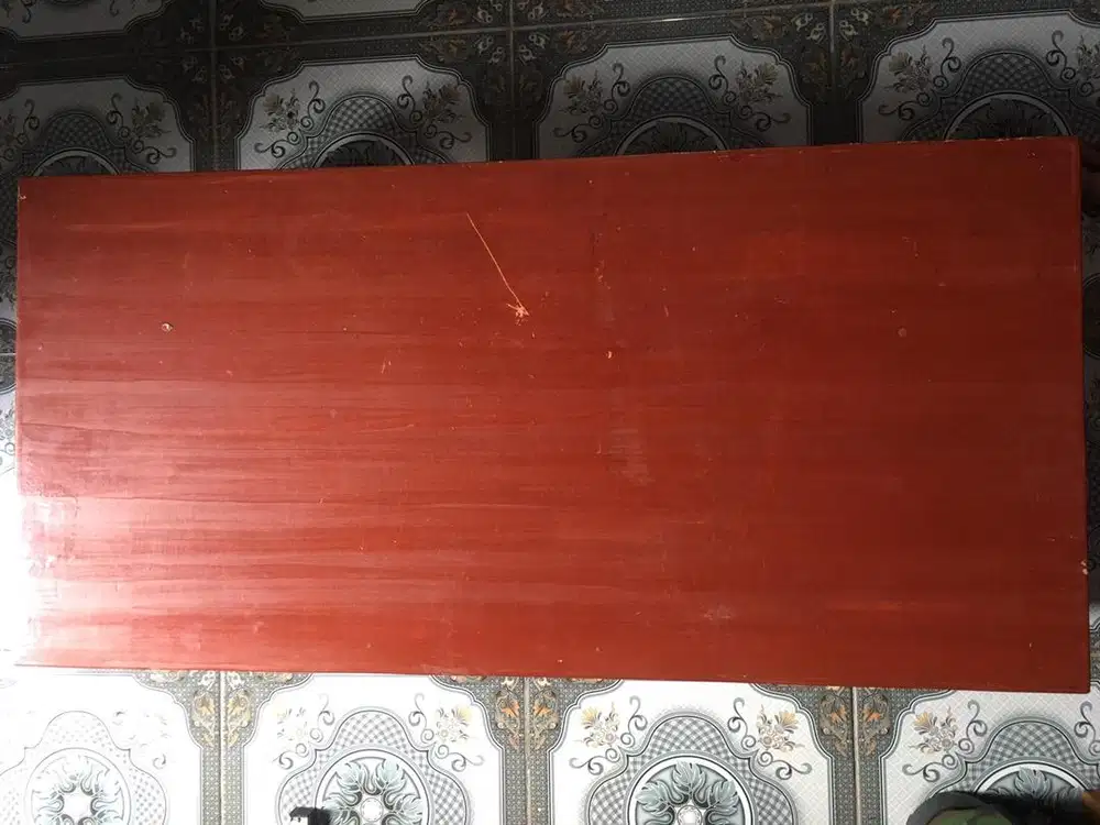 Meja lesehan kayu