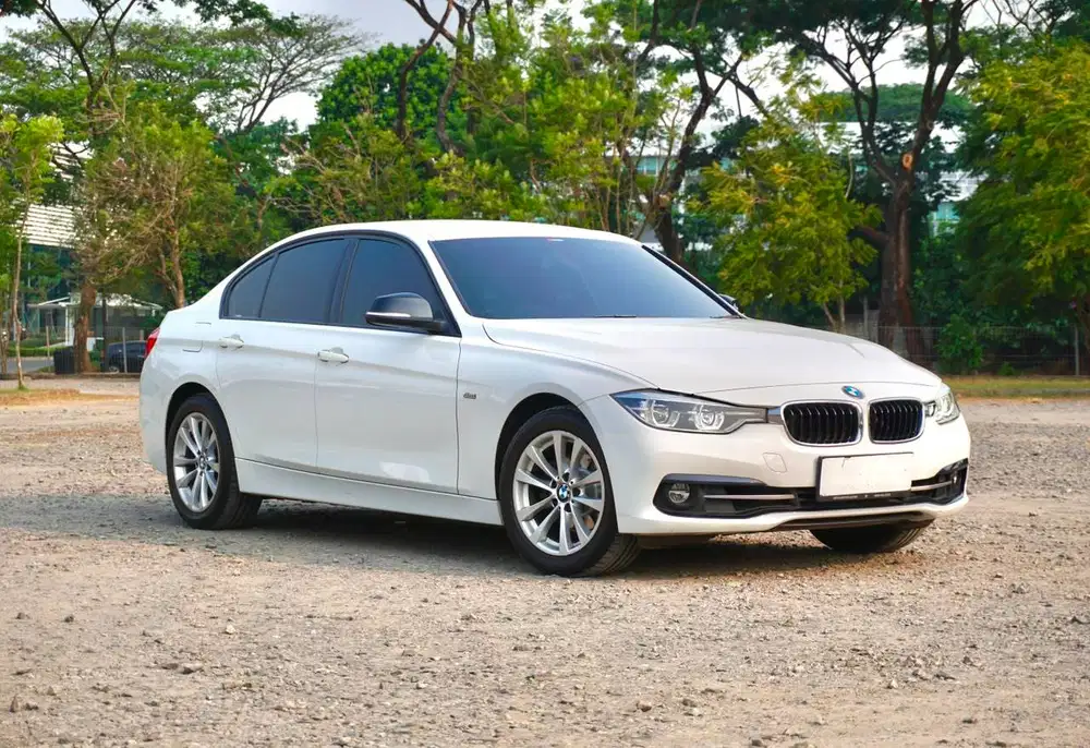 BMW 320i F30 Sport Line LCI 2016