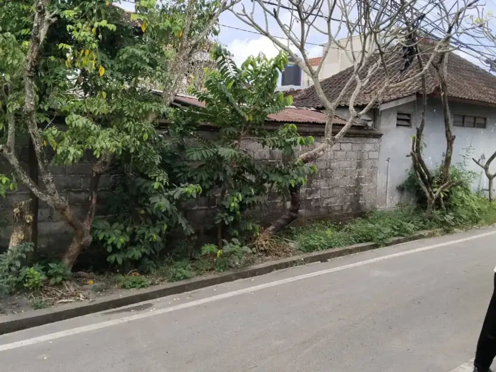 Dijual Tanah dan Bangunan di Jalan Utama Gunung Patas Denpasar Barat dengan Lebar Depan 26 Meter Cocok untuk Investasi