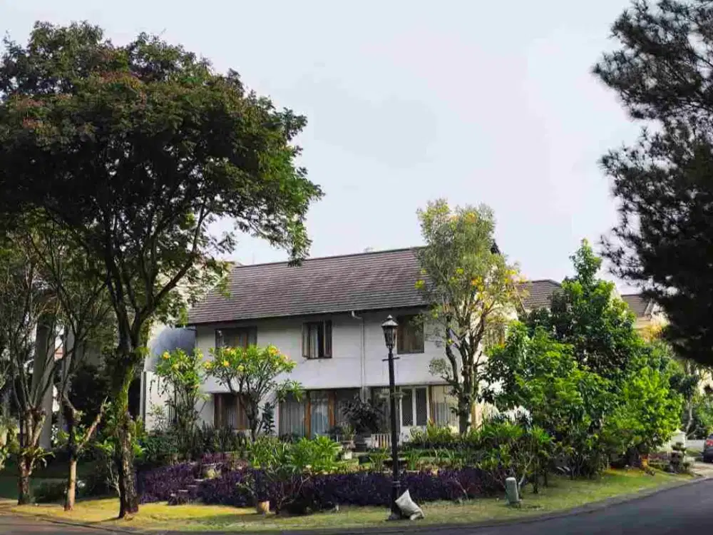 Rumah Arsitektur design Terkenal Lokasi Premium Giri Loka BSD city