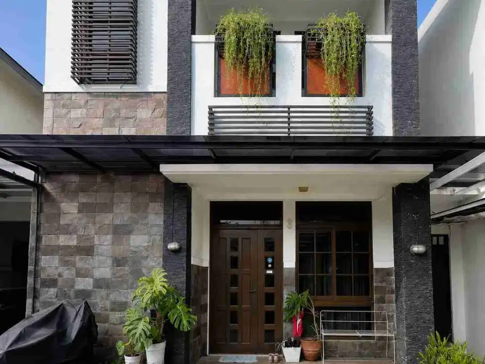Dijual Rumah dengan Private Pool di Jatiasih, Bekasi