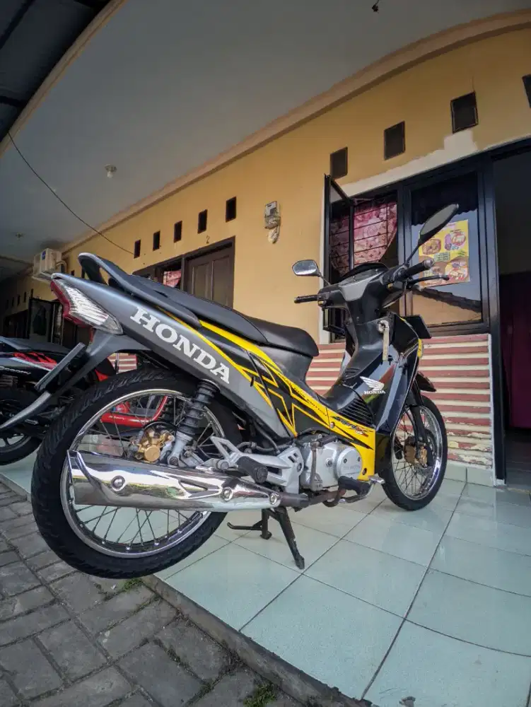 Supra x 125 DD 2007 limited edision lengkap banget KM 29 Ribu