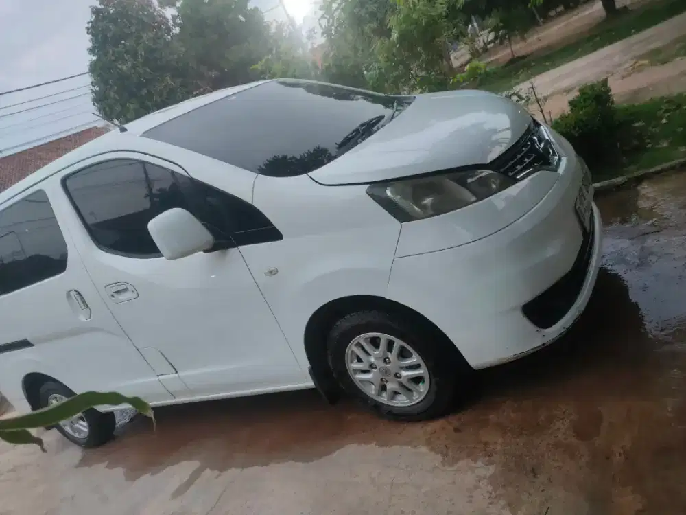 Nissan Evalia 2013 rawatan dealer Resmi AT TYPE XV