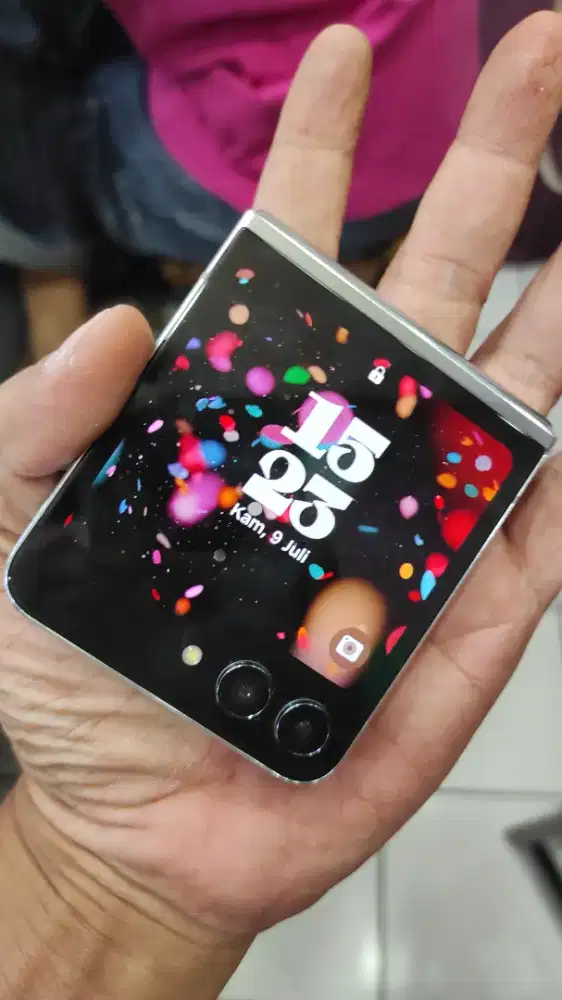 Samsung z flip 5 mint 8/256 mulus 98% fullset original garansi bisa tt