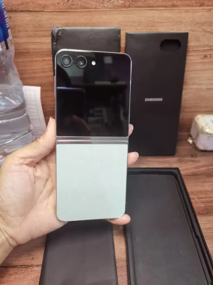 Samsung z flip 5 mint 256 gb Fullset original mulus istimewa murah