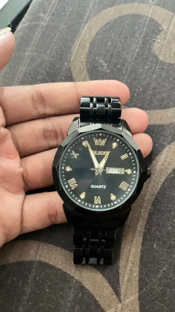 jam tangan baru belum pernah di pakai OLX