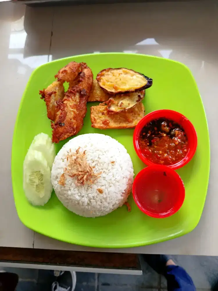Menerima karyawan Serius