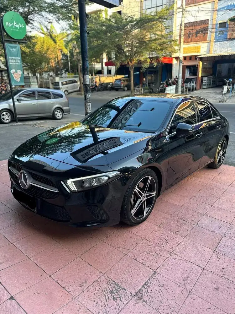 Mercedes benz A200 sedan mulus 2020